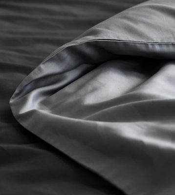 Manchester Satin Ljusgrå Bäddset Enkeltäcke 150x210 Kosta Linnewäfveri