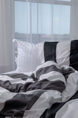 Fjällbacka Randigt Grå Satin Bäddset Dubbeltäcke 230x220 Kosta Linnewäfveri