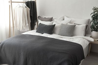 Överkast Grå Quiltat Dubbelsäng 250x250 Borganäs of Sweden