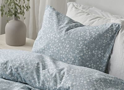 Hedda Blå Småblommigt Bäddset Enkeltäcke 150x210 Borganäs of Sweden