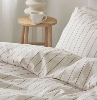 Saga Beige Randigt Bäddset Enkeltäcke 150x210 Borganäs of Sweden