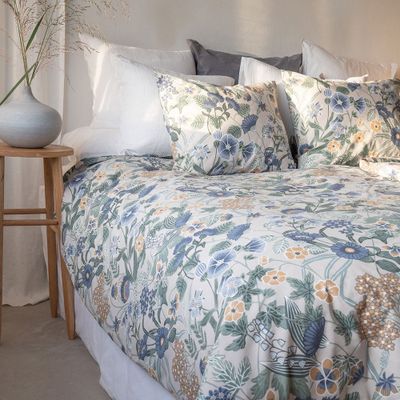 Blombacken Blå Blommigt Bäddset Enkeltäcke 150x210 Borganäs of Sweden