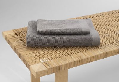 Enzo Grå Badrumshandduk Frotté Borganäs of Sweden