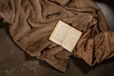 Pläd Nordby Nougat 130x170 Kosta Linnewäfveri