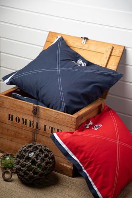 Falsterbo Röd Maritim Kuddfodral 50x60 Lord Nelson Victory