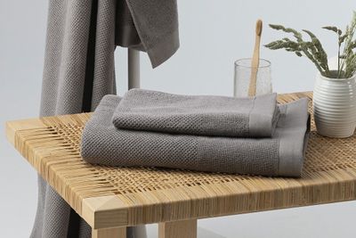 Enzo Grå Badrumshandduk Frotté Borganäs of Sweden