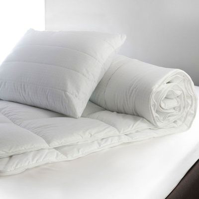 Topcool Täcke Medium 700g 150x210 Värnamo of Sweden