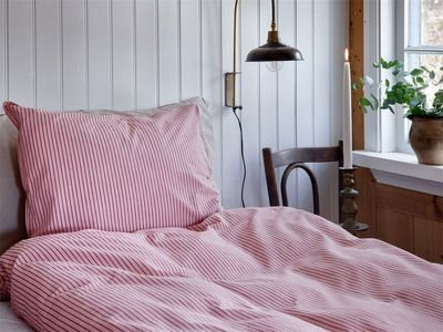 Malte Rosa Randigt Bäddset Enkeltäcke 150x210 Redlunds