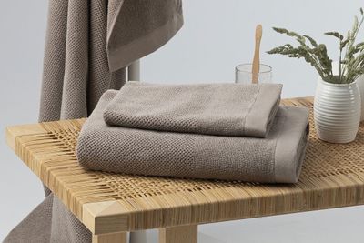 Enzo Brun Badrumshandduk Frotté Borganäs of Sweden