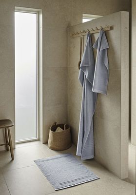 Helle Ljusblå Badrumshandduk Frotté Borganäs of Sweden