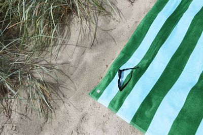 Badlakan Happy Stripe Grön Beachfrotté 80x160 Redlunds