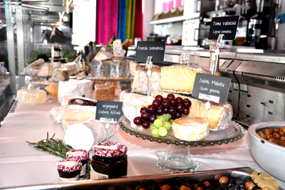 Price tag holder in metal