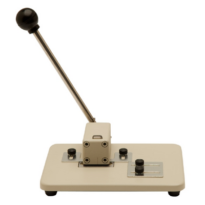 Hole punch, oval hole with guide