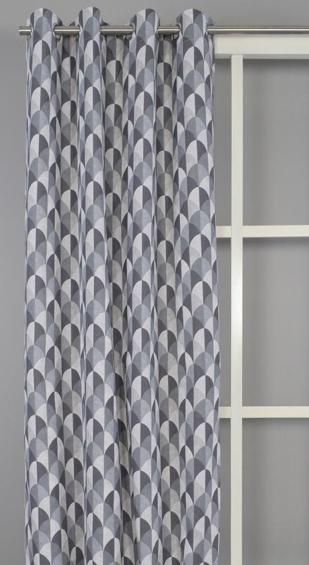 Forth grå öljettlängder med ett geometriskt mönster| rosahuset.com