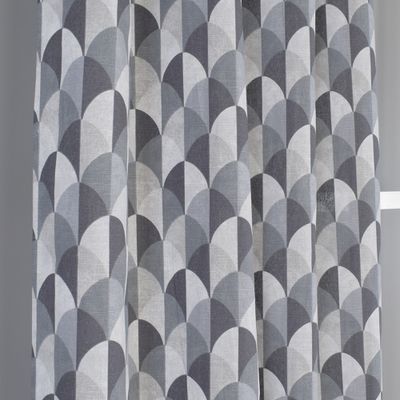 Forth grå öljettlängder med ett geometriskt mönster| rosahuset.com