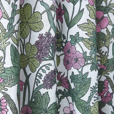 Malva gardiner med ett magiskt blad och blommönster | rosahuset.com