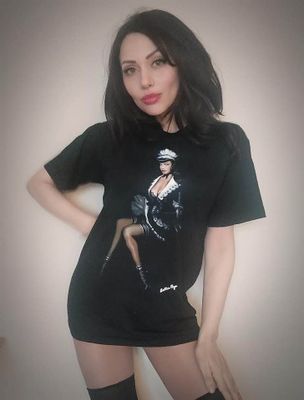Betty Page "French Maid"