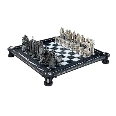 The Final Challenge Chess Set - Harry Potter