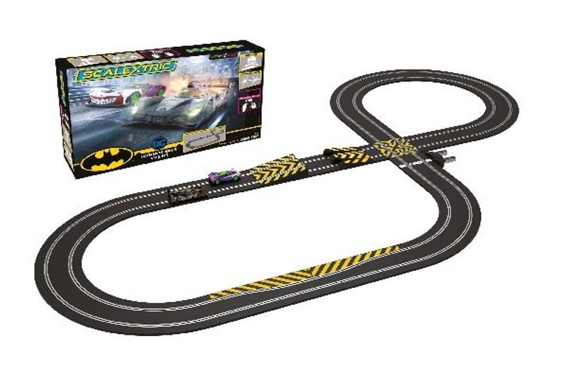 Scalextric racerbana med transformator, skenor och bilar