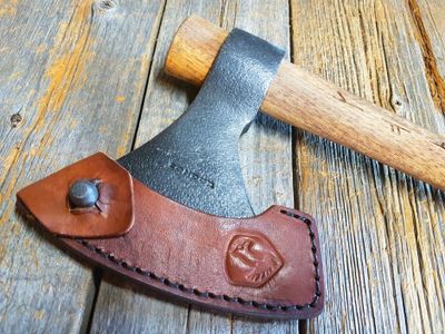 Condor Valhalla är en solid och otroligt dekorativ kastyxa 