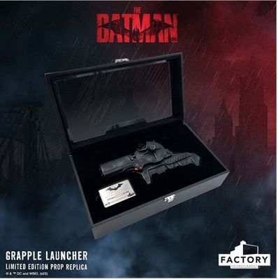 DC Comics: The Batman - Grapple Launcher Limited Edition Prop Replica