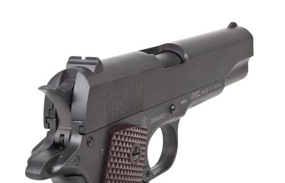 P1911 CO2 pistol 4,5mm i tung metall med full blow back - skala 1:1