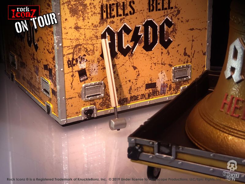 Rock Iconz on Tour AC-DC - Hell's Bell Staty