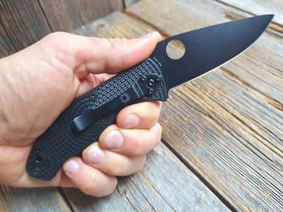Spyderco Tenacious Black Lightweight