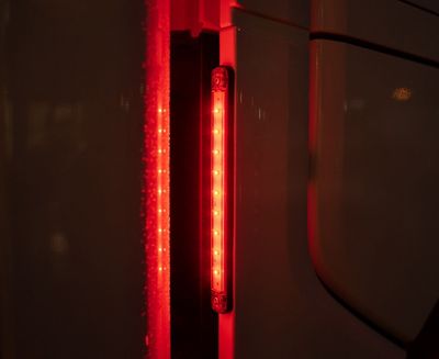 Slimmad E-märkt position-/sidomarkering (12-24V)