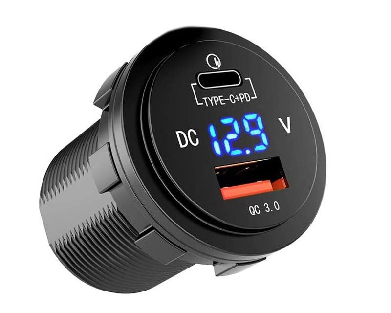 4Connect vattentät USB-laddare med voltmätare