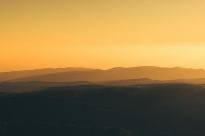 Golden Horizon Layers