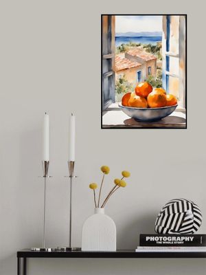 Orangenschale im Fenster