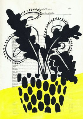 Minimalist leaves transparent vase