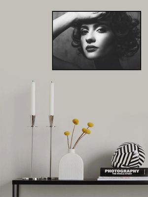 Marion ist bei den Dreharbeiten zu einem Film