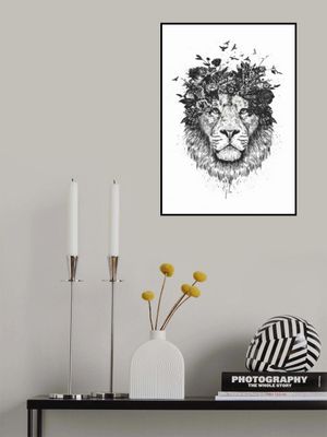 Floral lion (bw)