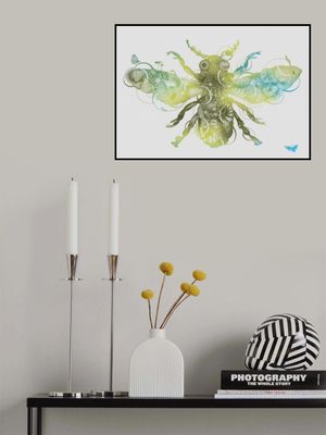 Bee - black and white