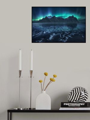 Frozen World, The Crown