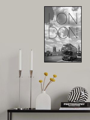 Busses in London | Text &amp; Skyline