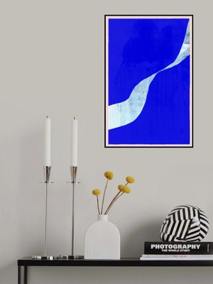 Blue Background With A Dynamic White Curve