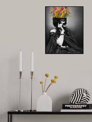 VINTAGE WOMAN WITH FLOWERS