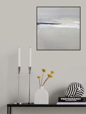 Serene Horizon with Soft Gray and White Tones