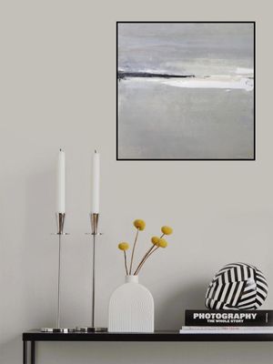 Serene Horizon with Soft Gray and White Tones