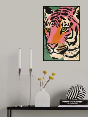 Vibrant Tiger Gaze