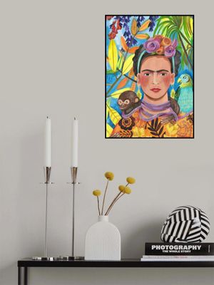 Frida and her parrots