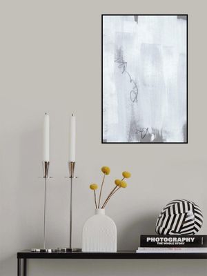 Echoes in White and Graphite