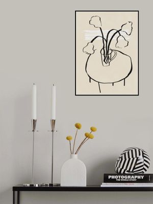 Flower decor on a round table