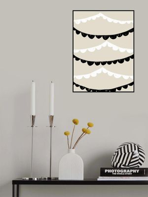 Scalloped Pattern With Black And White
