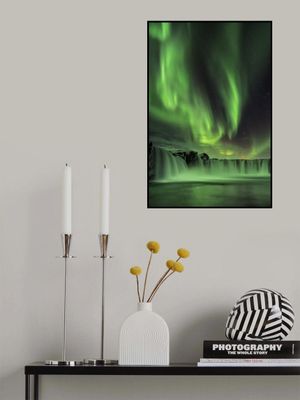 Northern light on Godafoss