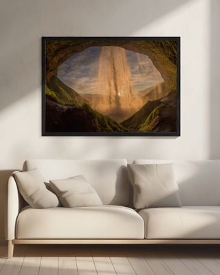 The waterfall Seljalandsfoss