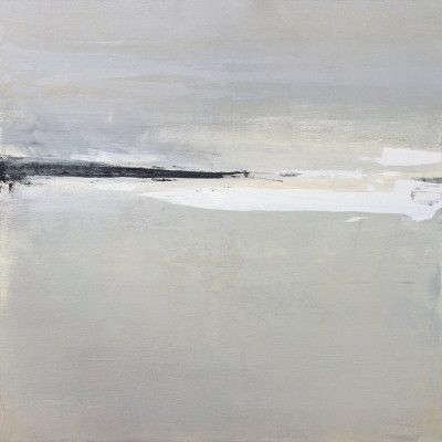 Serene Horizon with Soft Gray and White Tones